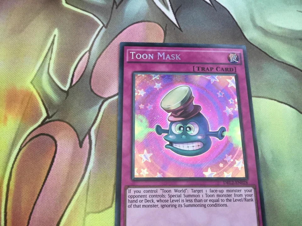 DRL2-EN028 Toon Mask Secret Rare Mint Condition 1st Edition Yugioh - Image 3 of 4