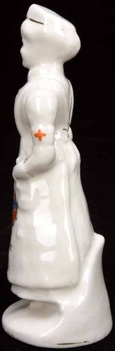 WWI Porcelain Statue of a Red Cross Nurse with Blackpool Coat of Arms - Imagen 5 de 7
