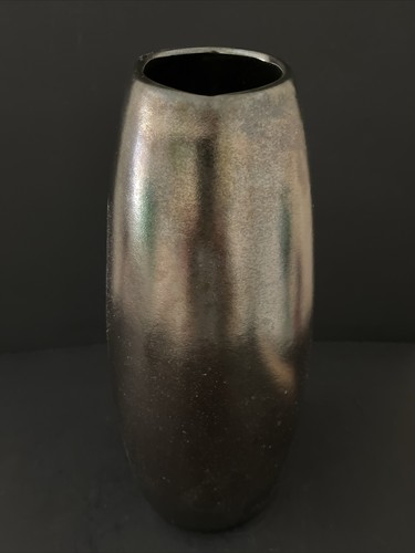 Decorative Modern Vase - Picture 3 of 9