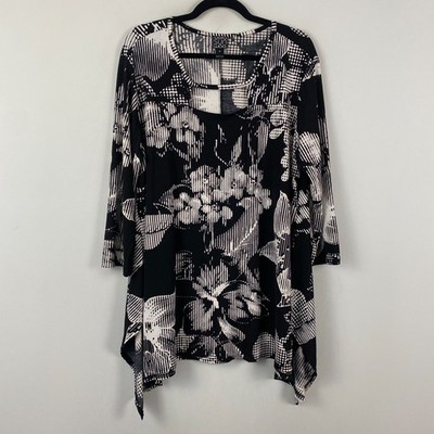 Clara Sun Woo Tunic Size 1X Black White Floral Cutout Neckline 3/4 Sleeves