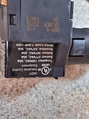 2005 Watt Stopper / Legrand HDR-9 Heavy Duty Relay with Isolated Pilot