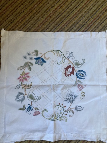 2 Vintage Hand Embroidered White Linen Floral Cushion Covers - Picture 2 of 5