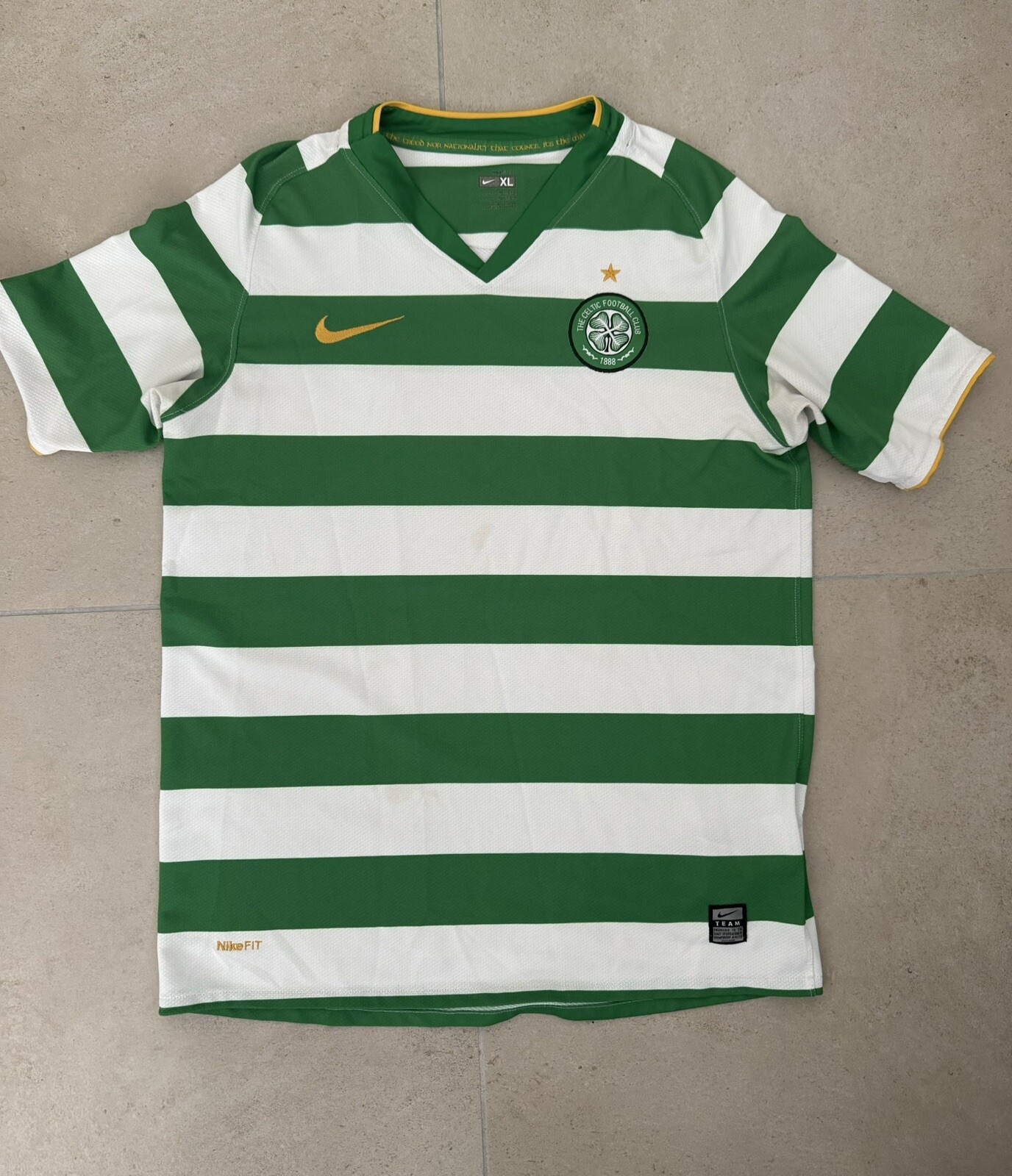 Maillot Nike de football Celtic de Glasgow Taille13/15 Ans
