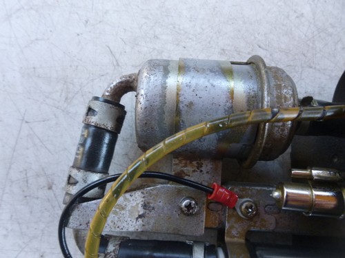 Suzuki GSXR 750 SRAD EFI Injection Fuel Petrol Gas Pump With Fuel Level Sensors - Picture 4 of 5