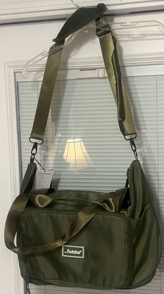 THE FOLDIE The Original Foldable Travel Bag ARMY GREEN NEW - Image 2 of 4