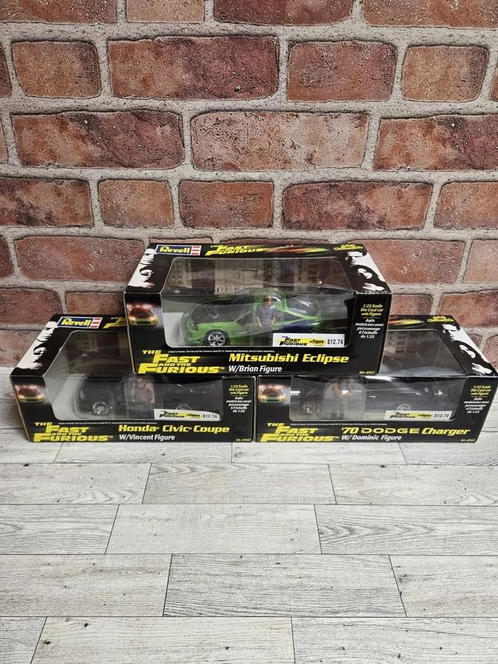 The Fast and the Furious Set of 3 Die cast with figure. 1:25 scale. Great Shape. - Image 2 of 4