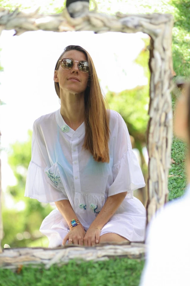 Mujeres Traje de baño Encubrimientos Traje de baño Playa Cubrir Vestido Camisa blanca Foto 3 de 4