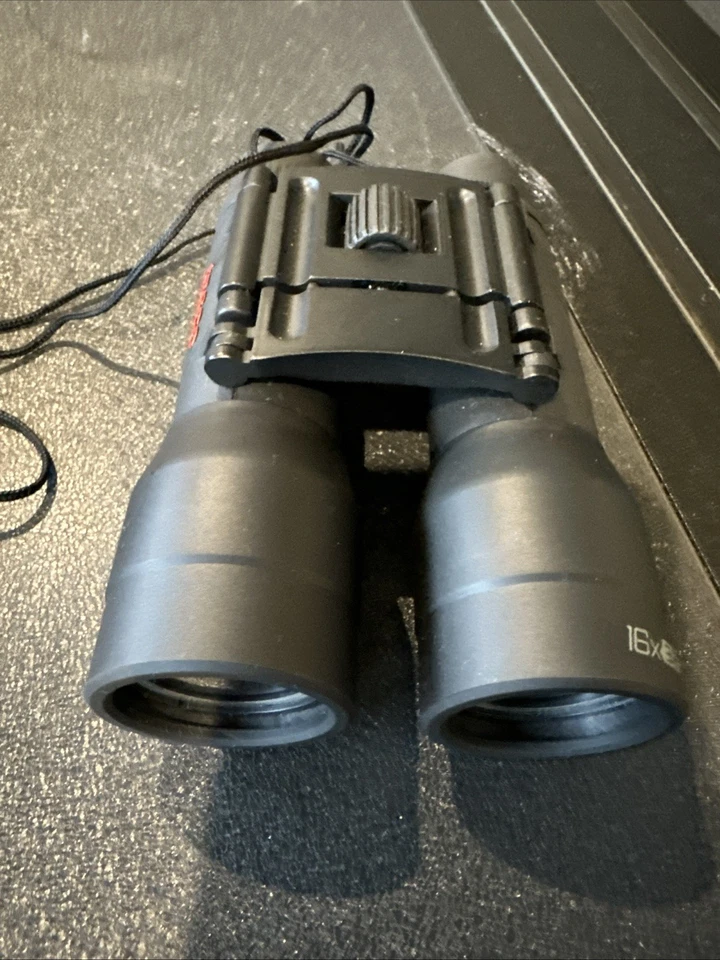 Бинокль TASCO 16 X 32 складной 188 футов/1000 ярдов, 63 М/1000 М оптика с полным покрытием - Изображение 3 из 4