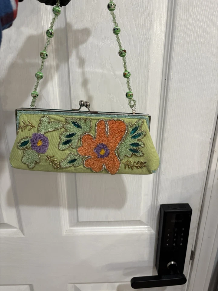 Bolso sin asas vintage de satén con cuentas de lentejuelas floral con correa de cadena Bolso de noche Foto 3 de 4