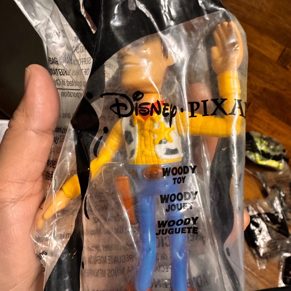 Juguetes Happy Meal Y2K 12* McDonalds Varios Maestros del Universo Disney Pixar Foto 4 de 4