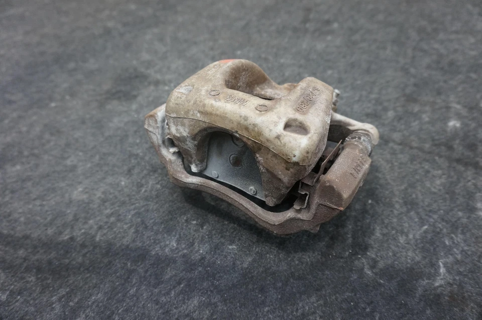 Juego 2 pinzas de freno delanteras izquierda y derecha OEM 34116860269 BMW I3 94 REX 2014-21 Foto 2 de 4