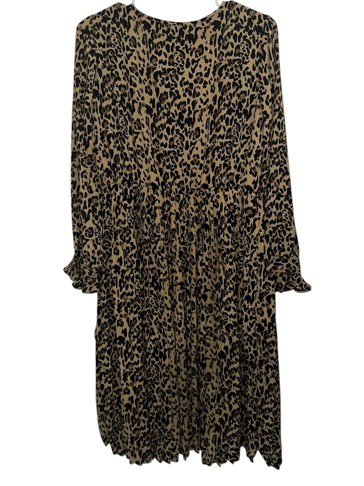 J. Vestido Plisado Manga Larga Crew Carly Pequeño Talla 10P Estampado Leopardo SIN Cinturón Foto 3 de 4