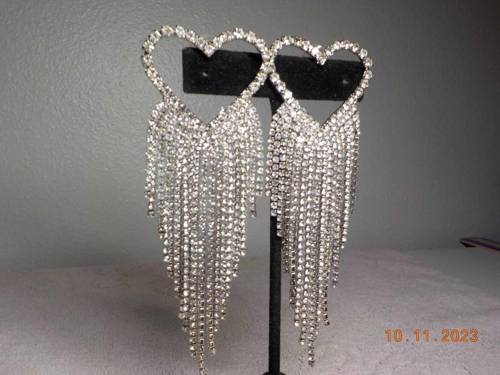 STATEMENT!! RHINESTONE STUDDED LARGE HEART STUDS … - image 2