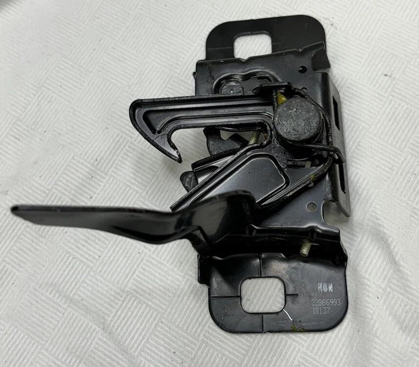 Conjunto de pestillo de capó inferior GM OEM 22866993, 2015-2019 GMC Sierra 2500 HD 3500 HD Foto 2 de 4