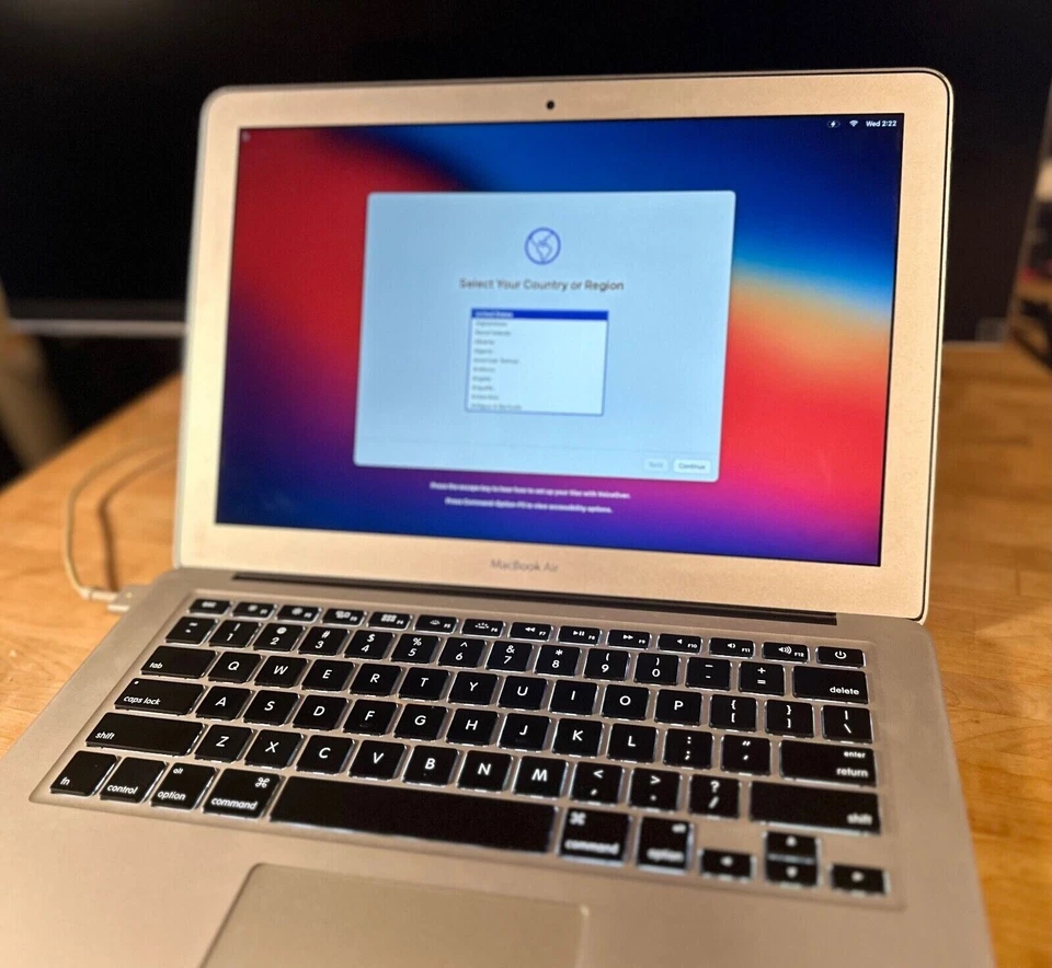 (2017) Laptop Apple Macbook Air 13" - i5 1.8GHZ 8GB RAM 256GB SSD Foto 2 de 2