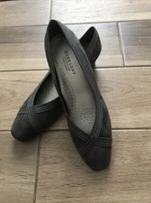 NIB Mark Lemp Classics Tracy Grey Suede Shoes By Walking Cradles Sz:8.5  4A