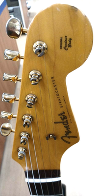 Fender Japan Stratocaster ゴールド Fender Japan Stratocaster Guitar ST62G 3-Tone Sunburst Gold Parts