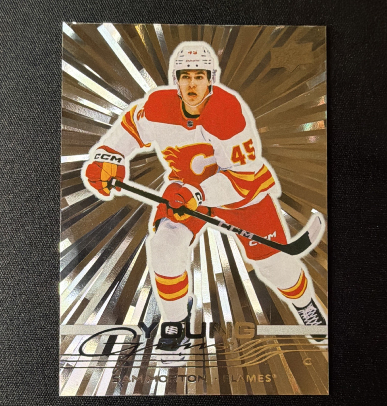 25-26 Upper Deck Series 1 Young Guns Outburst Sam Morton #215 Calgary Flames NHL