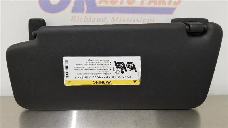 16 MERCEDES BENZ AMG C63S W205 PARASOL PASAJERO DERECHO NEGRO Foto 2 de 4