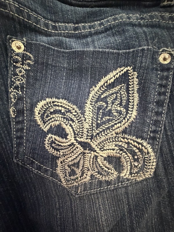 Size 18W Dkin Women’s Jeans with Fluer de Lis Design
