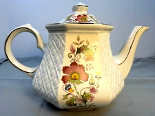 Vintage Windsor Tea Pot with Purple & White Flowers, W/Lid, Sadler, England