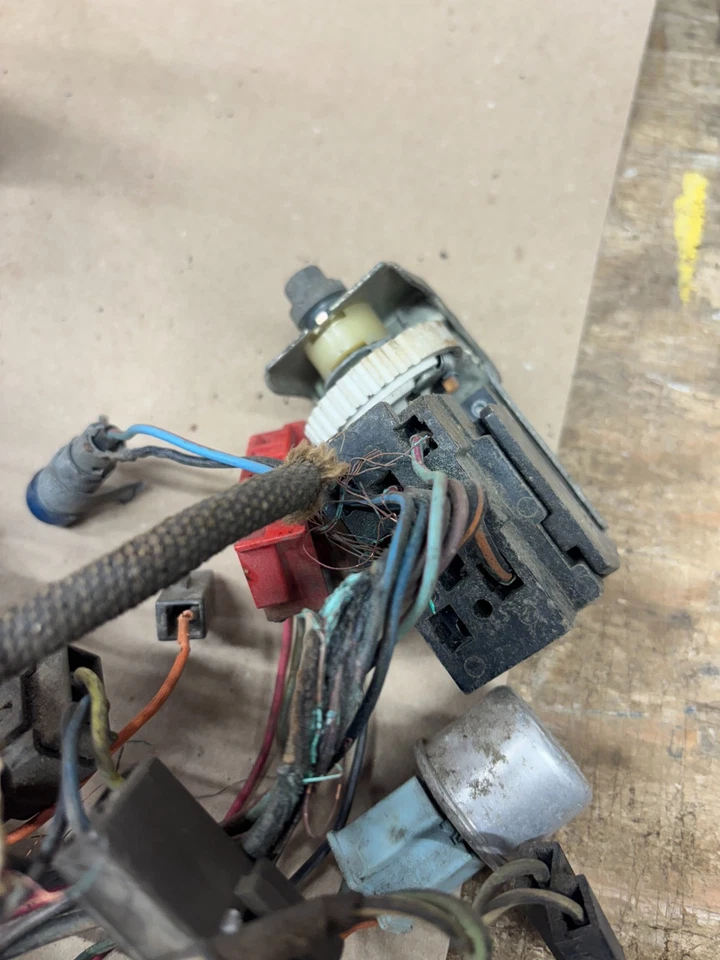 1973 1977 73 74 75 Ford F150 F250 Panel de fusibles Arnés de cableado Mamparo RUFF Foto 4 de 4