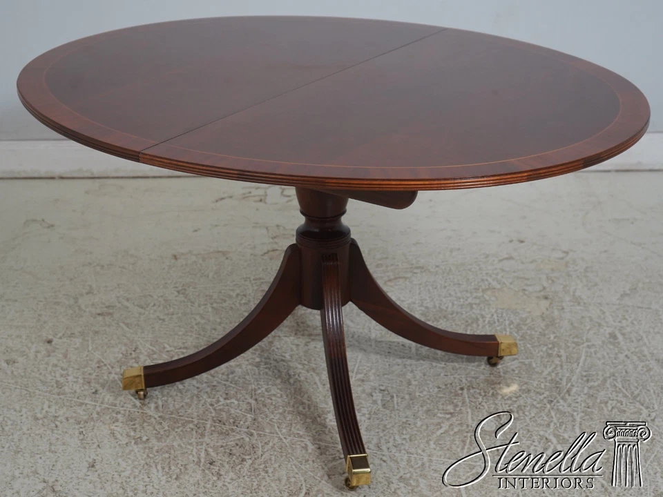 L70938: Mesa de comedor histórica Charleston de caoba georgiana con bandas BAKER Foto 2 de 4