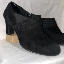 CLARKS ARTISAN BLACK SUEDE SIDE ZIP HEEL LOAFER BOOTIE SHOOTIE WOMENS SZ 8W