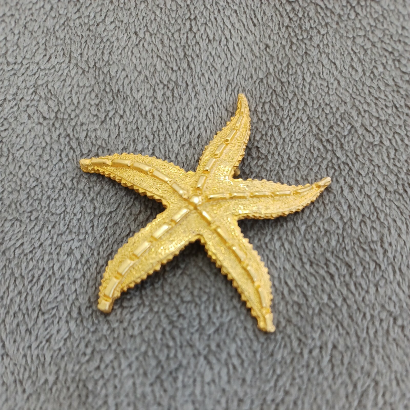 Vintage Starfish Gold Tone/Plated? Brooch Pin EUC - image 1