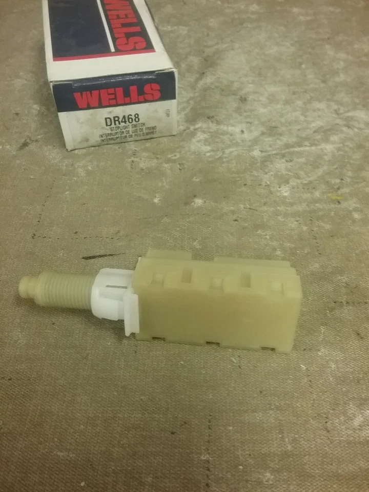 New Wells Stop/Brake Light Switch DR468 - Image 3 of 3