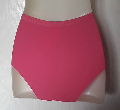 Culotte Shorty Triumph Heart & Flower - Taille FR44 (EU42/UK14), Couleur Rose/rouge, Neuve Avec étiquettes