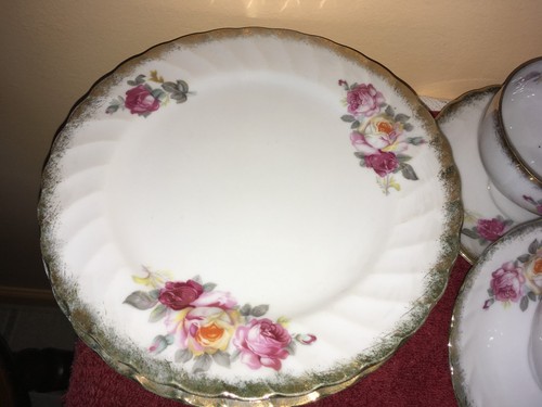 vintage shafford japan china set, 20 pc, 5 settings, floral, gold rim - Picture 5 of 7