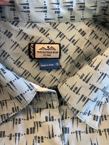 Women’s Kavu Button Up Short Sleeve Shirt Size Small Crop Boxy Fit Quick Dry - Picture 3 of 8