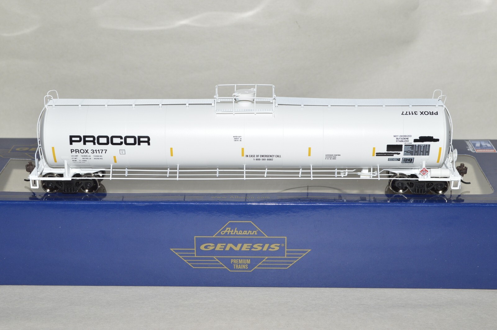 HO scale Athearn Genesis PROCOR UTC 33k gallon tank car train EARLY
