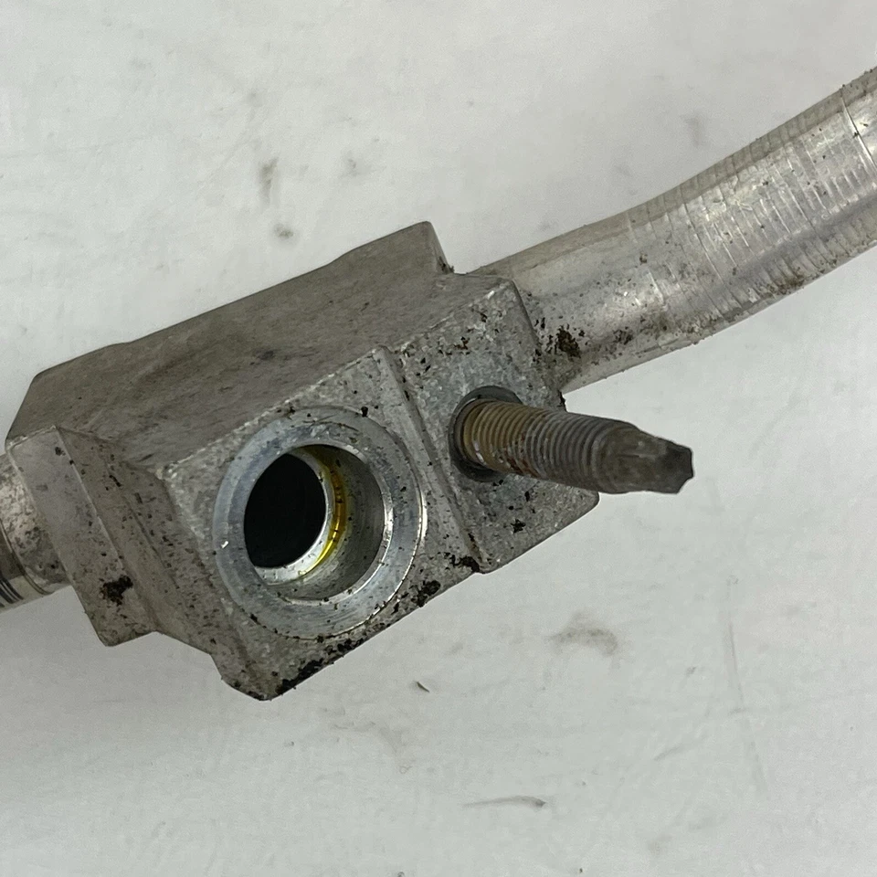 2000-06 Chevy Suburban Tahoe GMC Yukon Gas A/C Refrigerant Suction Hose 19303128 - Image 4 of 4