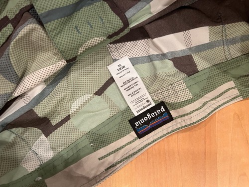 Patagonia Board Shorts Mens 34 Green Geometric 9" inseam - Picture 7 of 9