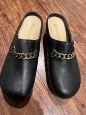 Bella Vita Women’s Slip On Slides Clog Shoes Size 10 Leather Upper Chain Front