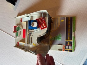 VINTAGE 1989 Micro Machines Super Charged Battery Motor Oil Playsets