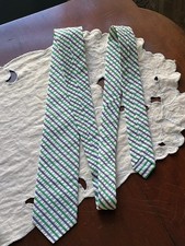 BROOKS BROTHERS USA MADE RED FLEECE COTTON SEERSUCKER STRIPED MENS NECK TIE EUC