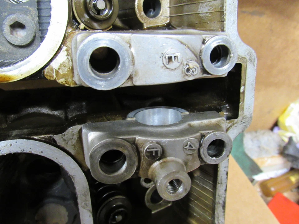 Suzuki Cavalcade GV1400 1987 culata delantera trasera Foto 4 de 4