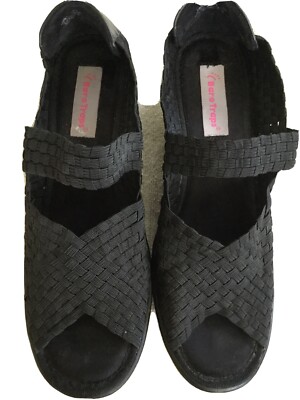BareTraps Sandals 10 Black Mesh Stretch