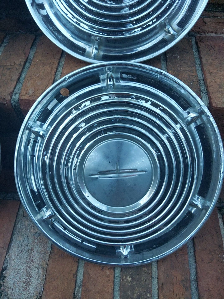 Four Vintage 1964 Oldsmobile 88 98 Jetstar Regency 14" Hubcaps Wheel Covers - Image 2 of 4