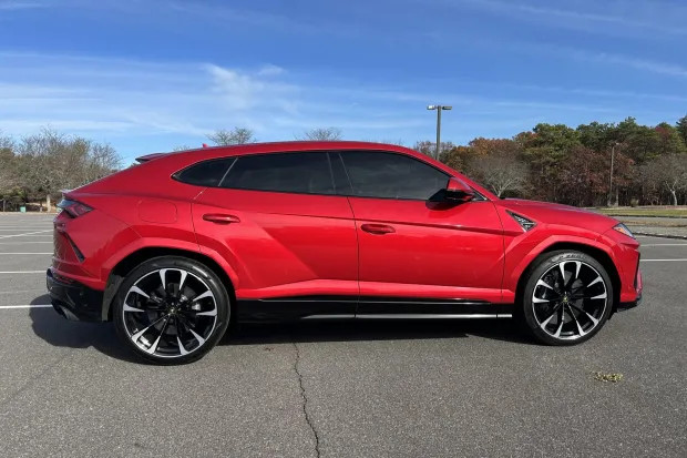 Lamborghini Urus Taigete 23” Wheels & Tires OEM Factory Set | Pirelli P-Zero