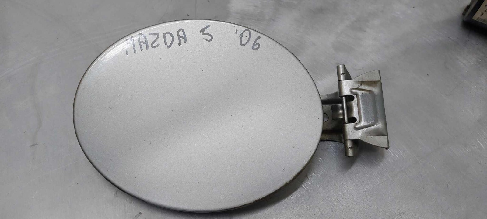 Mazda 5 Fuel Filler Door Lid Gas Tank Cover Cap Silver