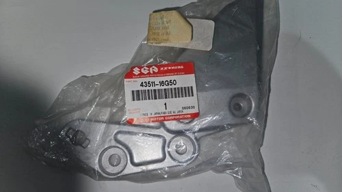 BRACKET, FRONT FOOTREST RH | SV650K3