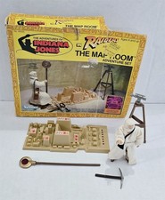 A-199 VINTAGE 80'S KENNER INDIANA JONES ROTLA MAP ROOM PLAYSET W  BOX