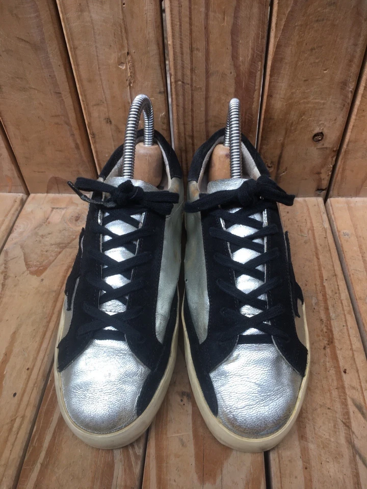 Golden Goose sneakers stringate da donna in pelle vernice argento EUR 35... - Immagine 2 di 4