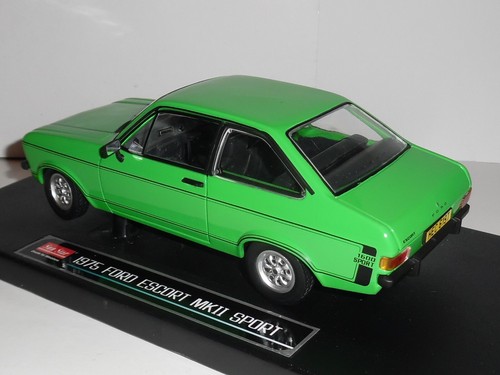 SUN STAR. SUN H4619. 1975 FORD ESCORT MKII SPORT . GREEN 1:18 SCALE. 360pcs - Picture 10 of 12