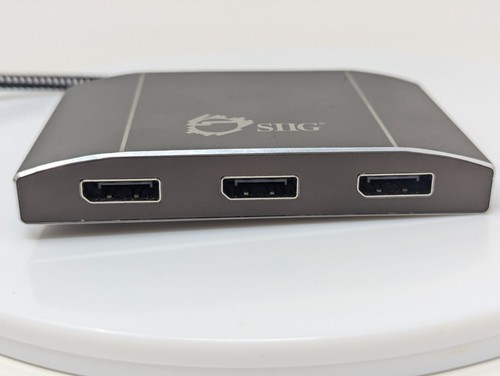 SIIG 3 Port DisplayPort MST Hub 4k - Muti Monitor Splitter 1x3 + Mini DP Adapter - Picture 2 of 5