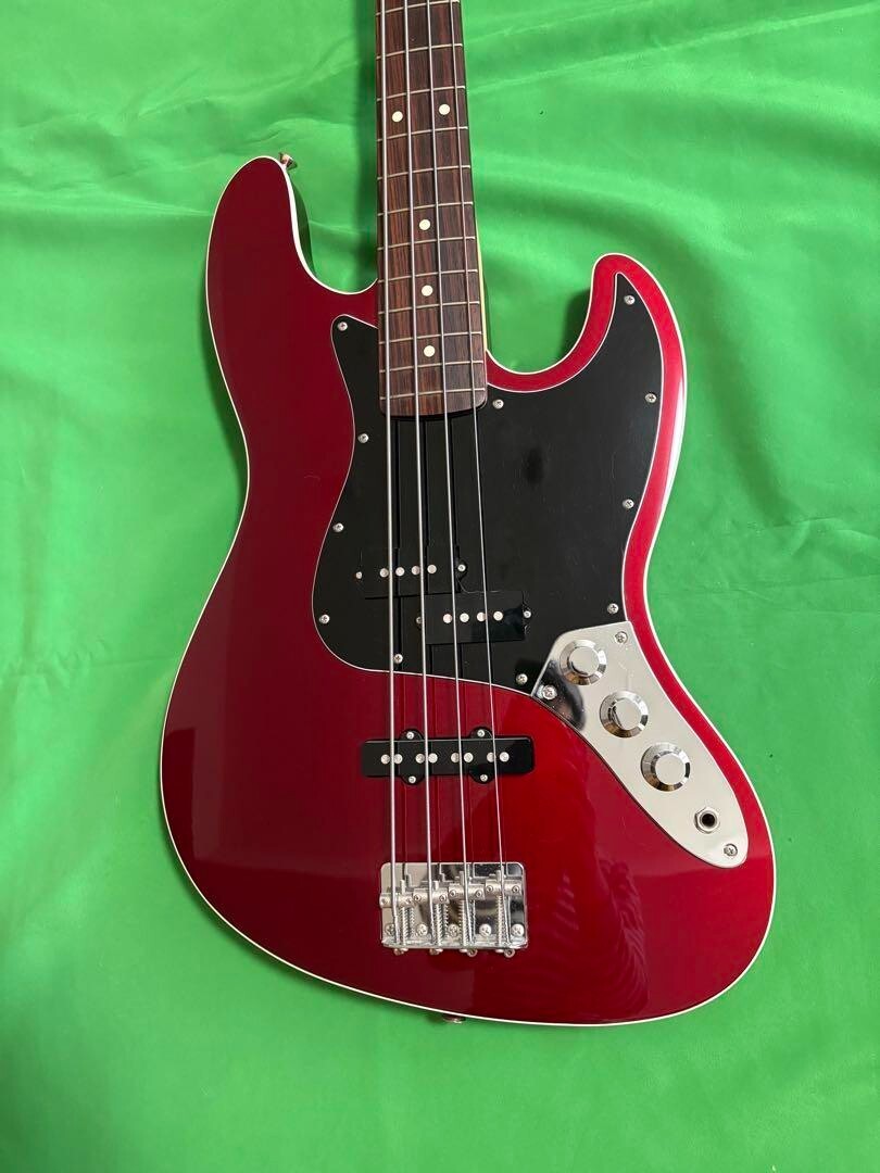 石倉　Fender japan Aerodyne jazz bass Bass of the Week: Fender Aerodyne Jazz Bass – No Treble